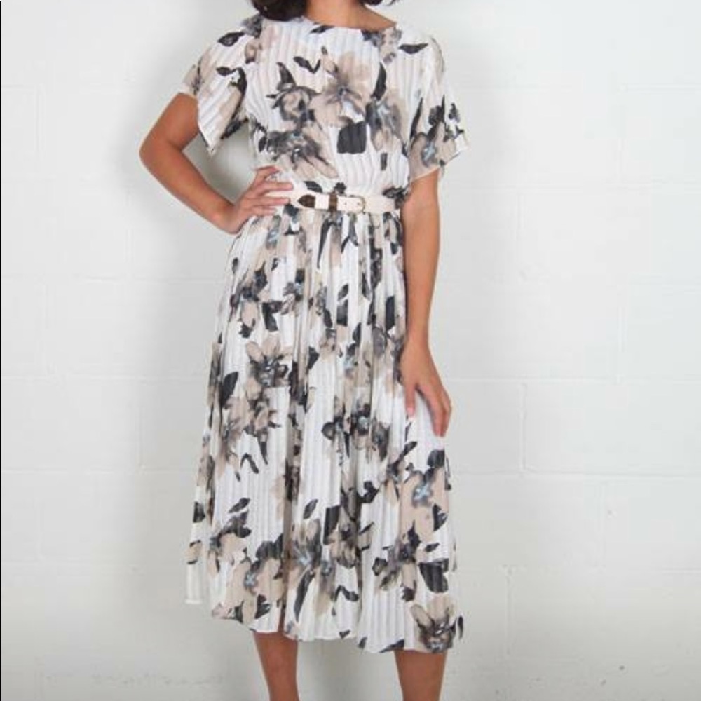 Printed floral dresss - Picture 2 of 4